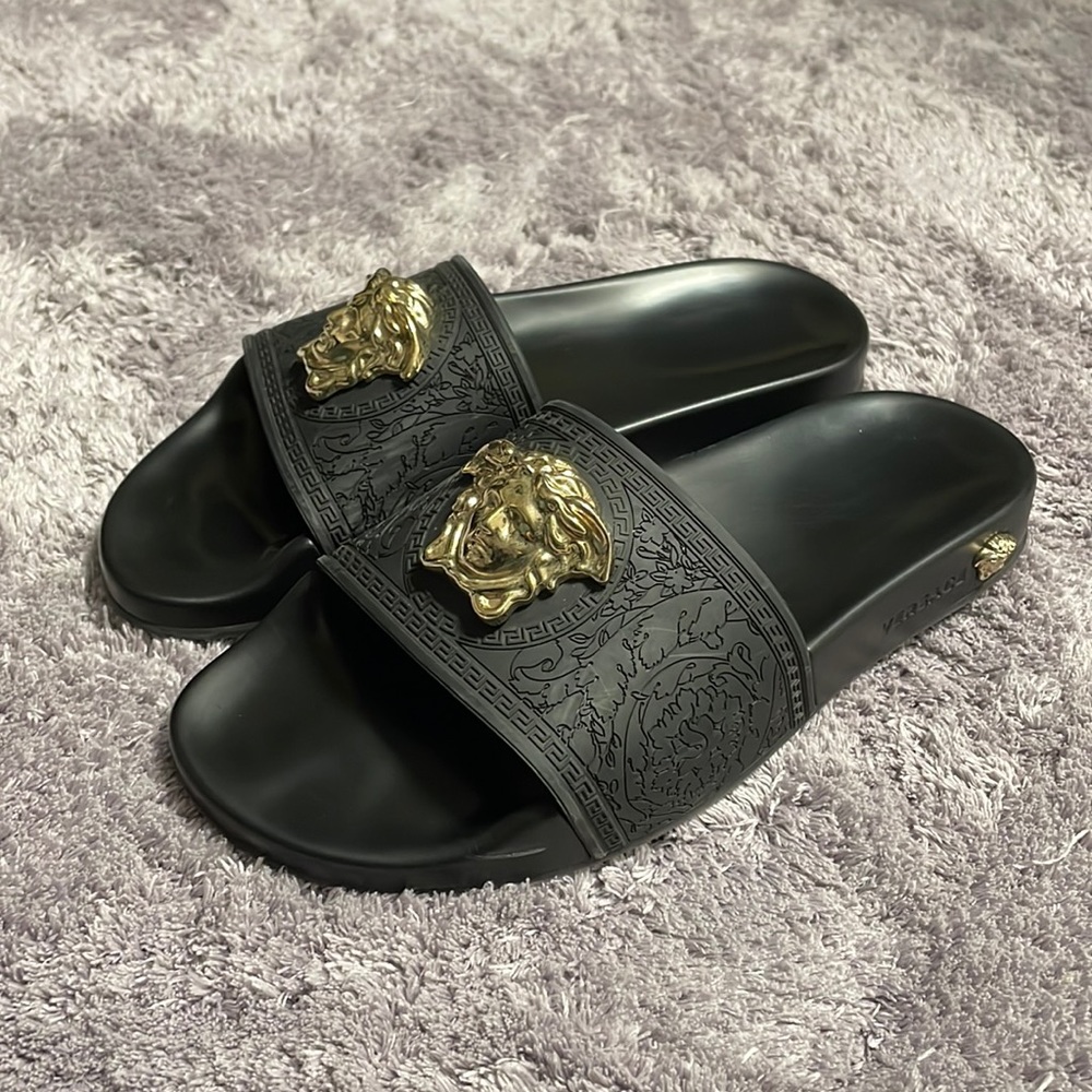 VERSACE SLIDES
